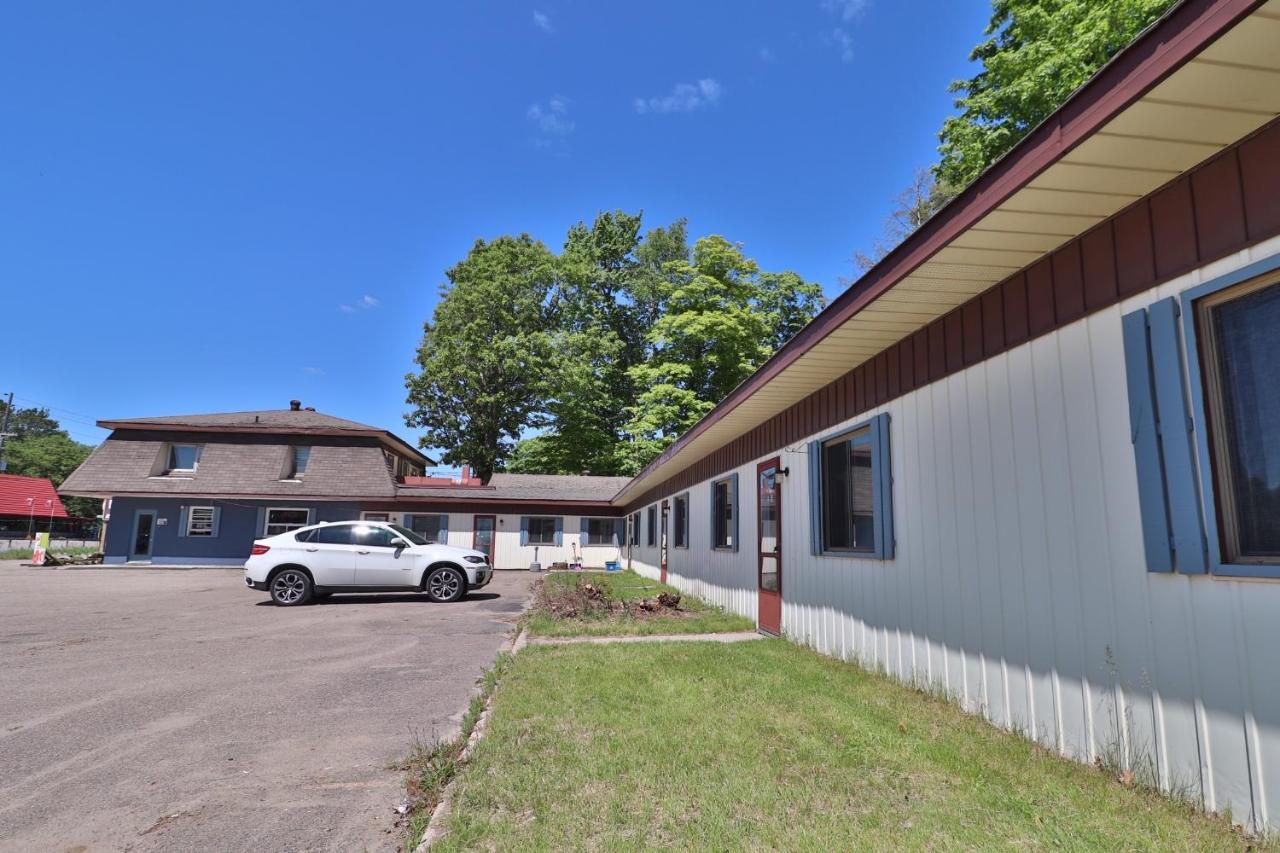 Bestliving Motel Washago Exterior photo